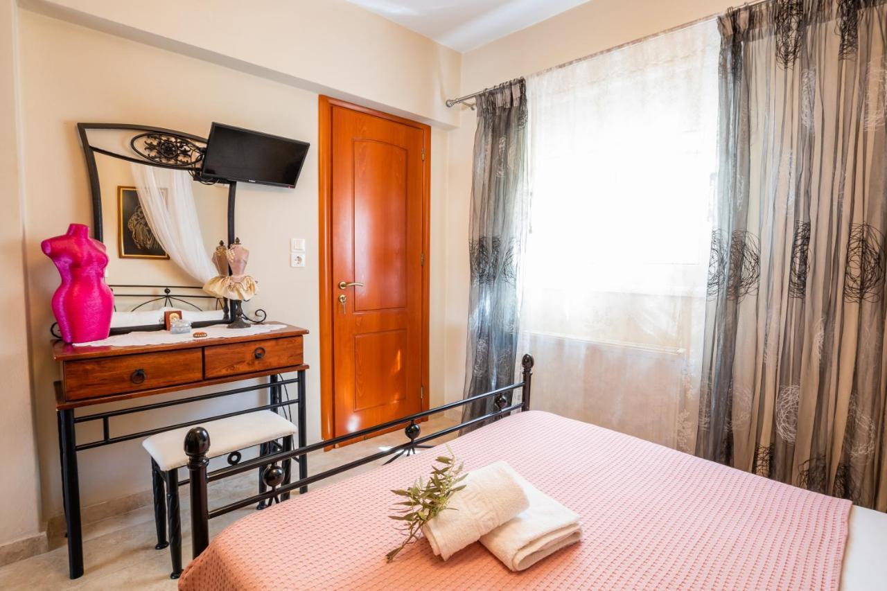 Evdoxia'S Apartment Karpathos Bagian luar foto